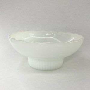 Vintage EO Brody Co M 2000 Ribbed & Fluted Milk Glass Bowl